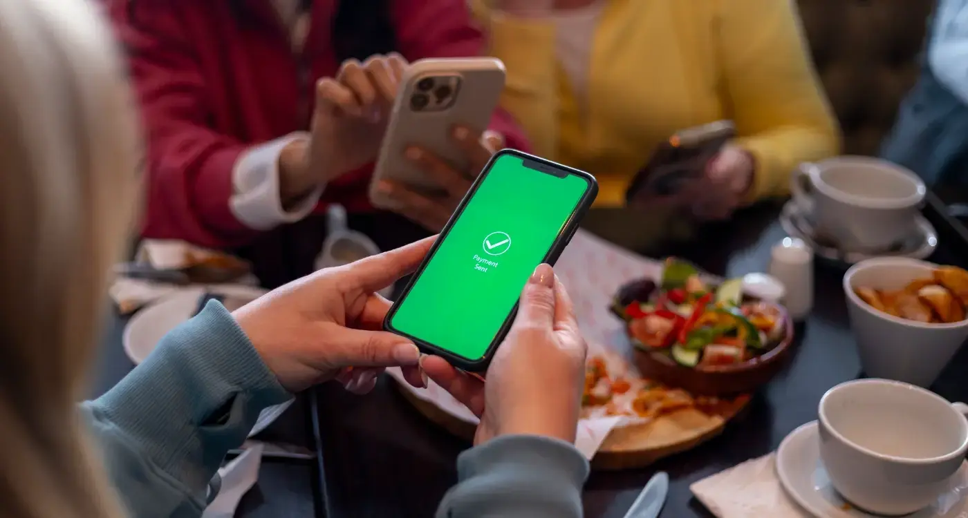 What Features Should My Restaurant App Have to Compete with Just Eat?