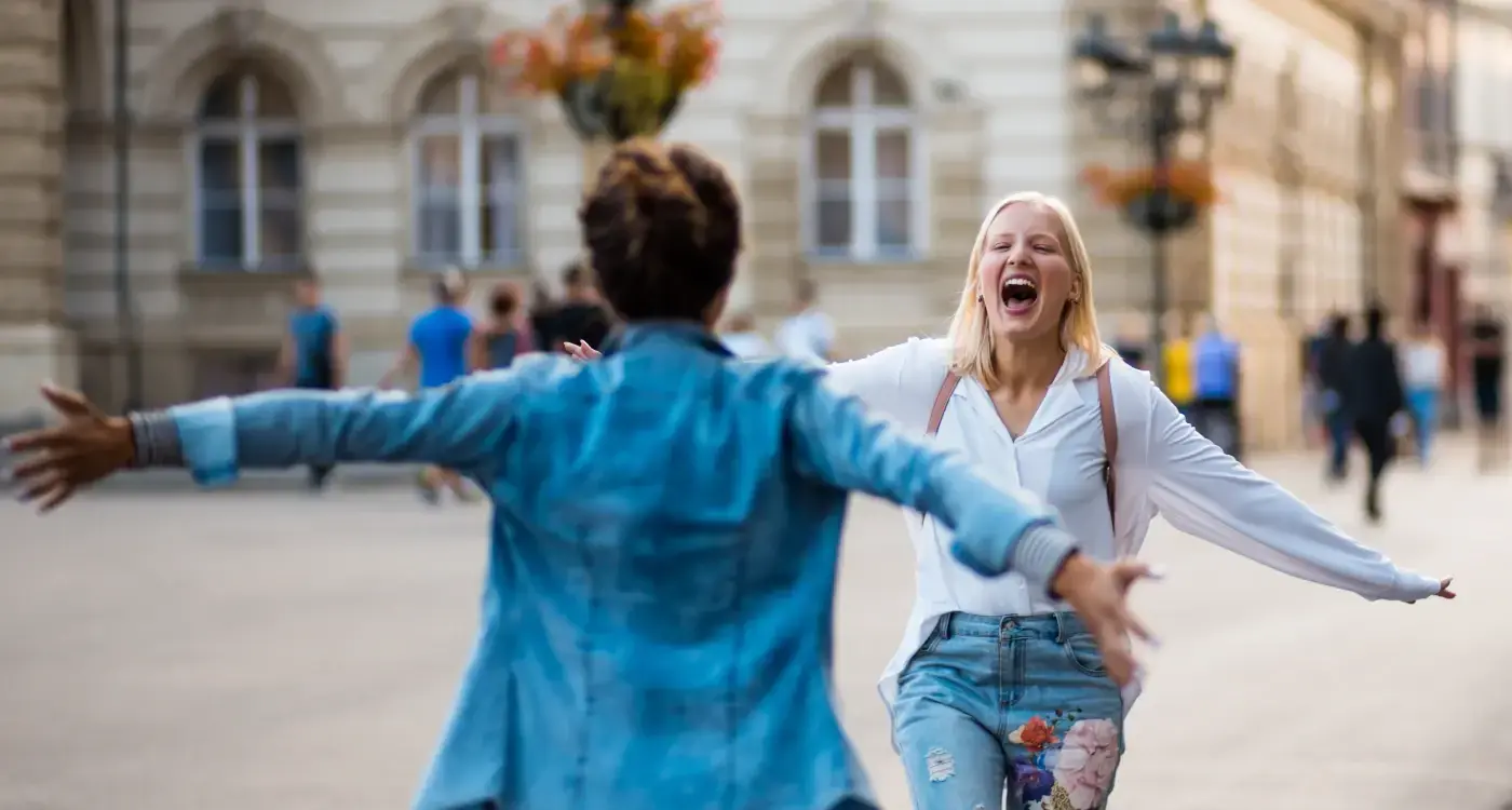 What Makes Users Return to Apps After Initial Download?